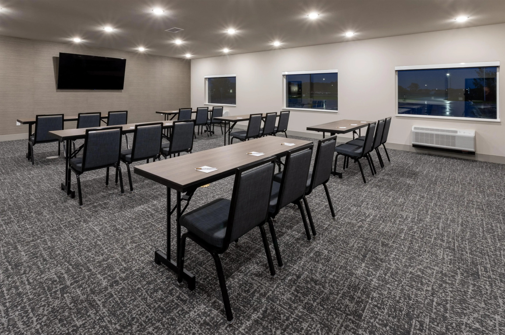 GrandStay Hotel & Suites Kaukauna
