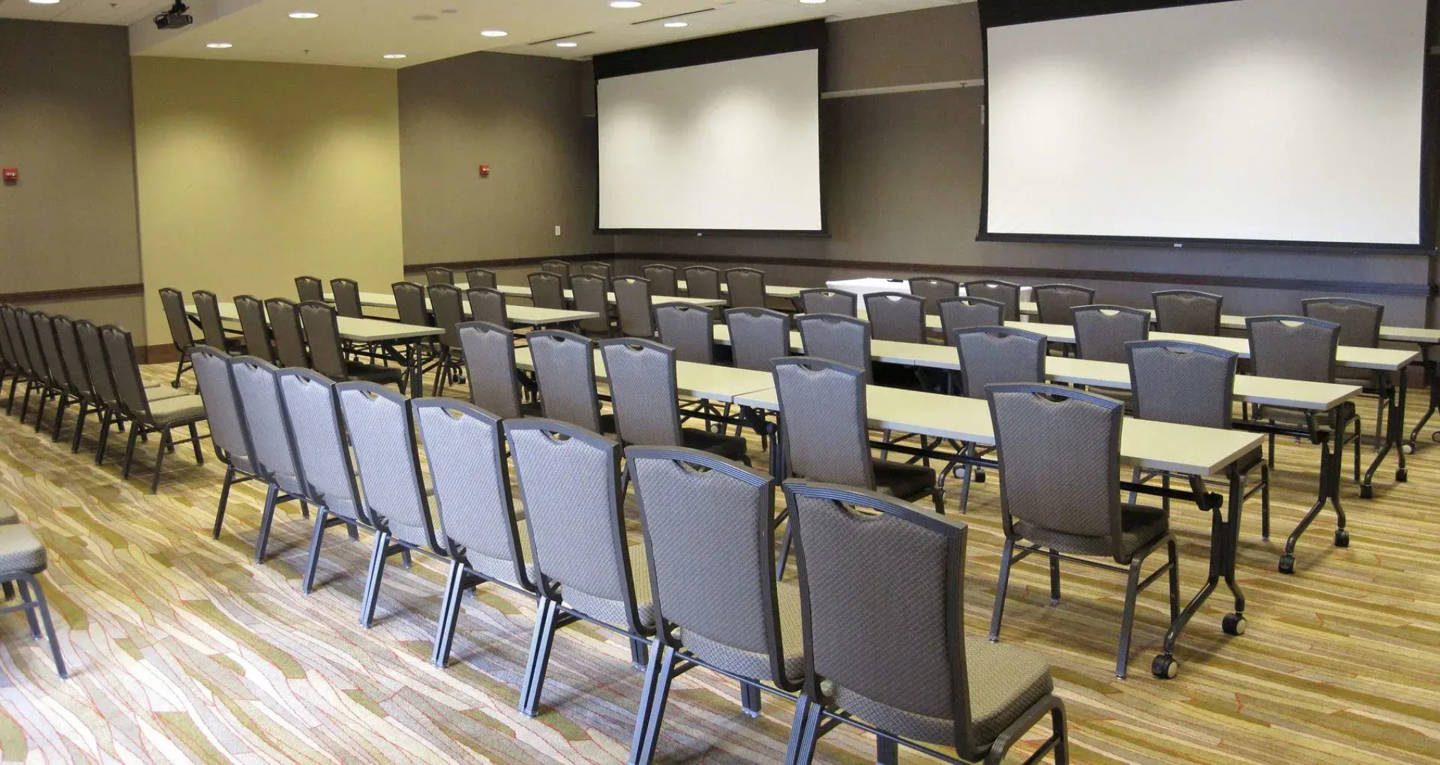 I Hotel And Illinois Conference Center