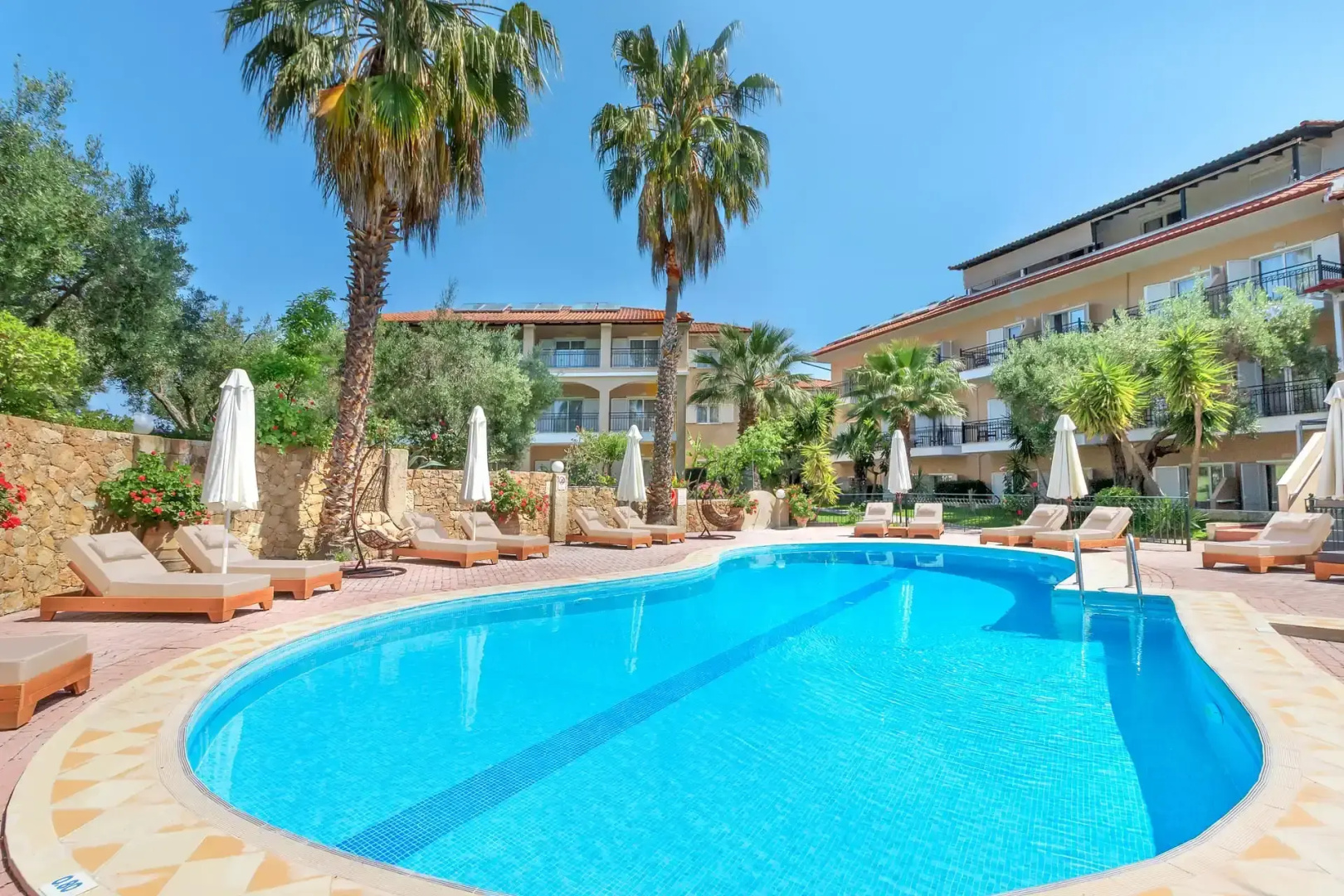 Aloni Hotel