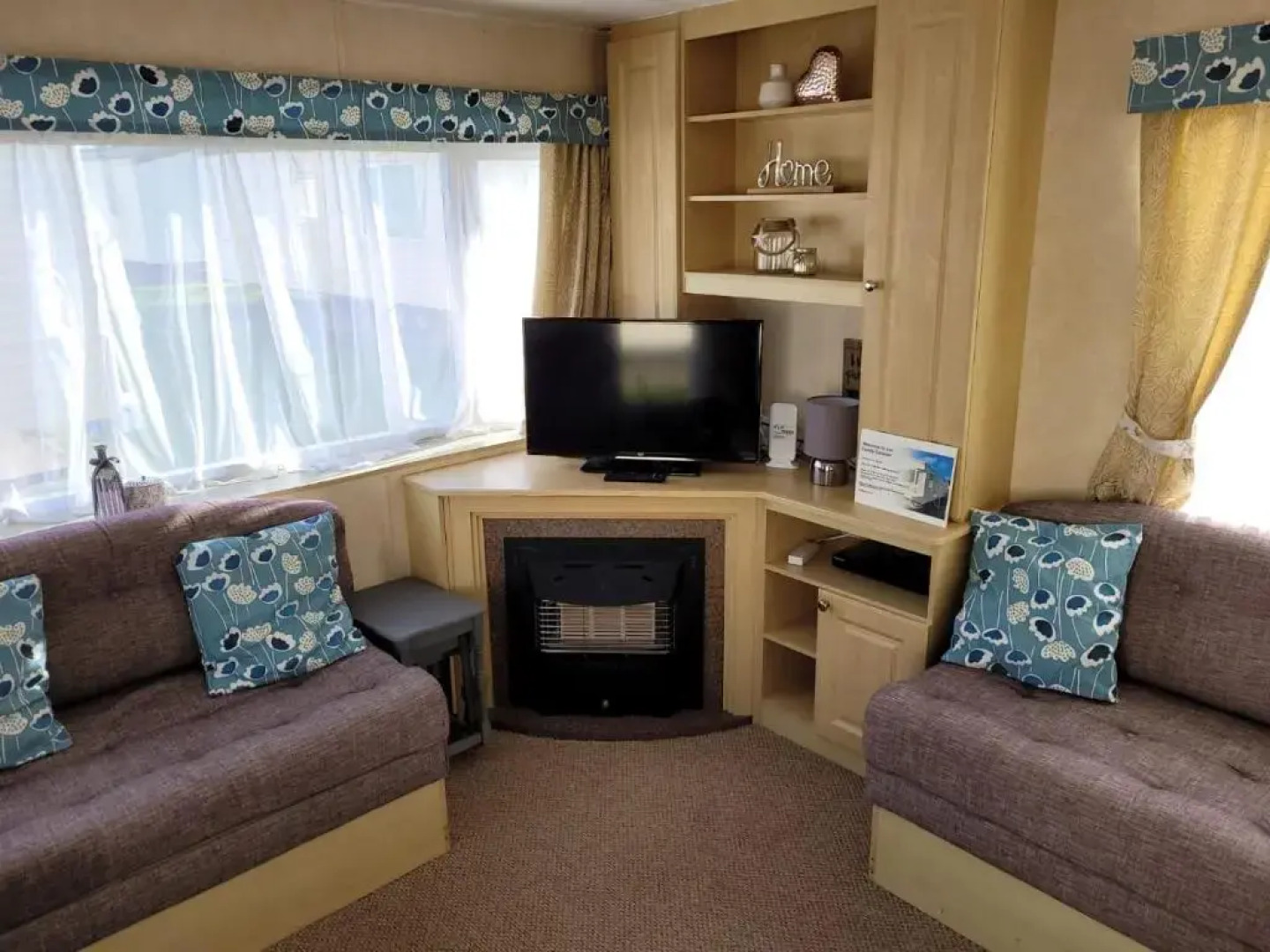 341 Family Caravan at Marine Holiday Park, sleeps 6