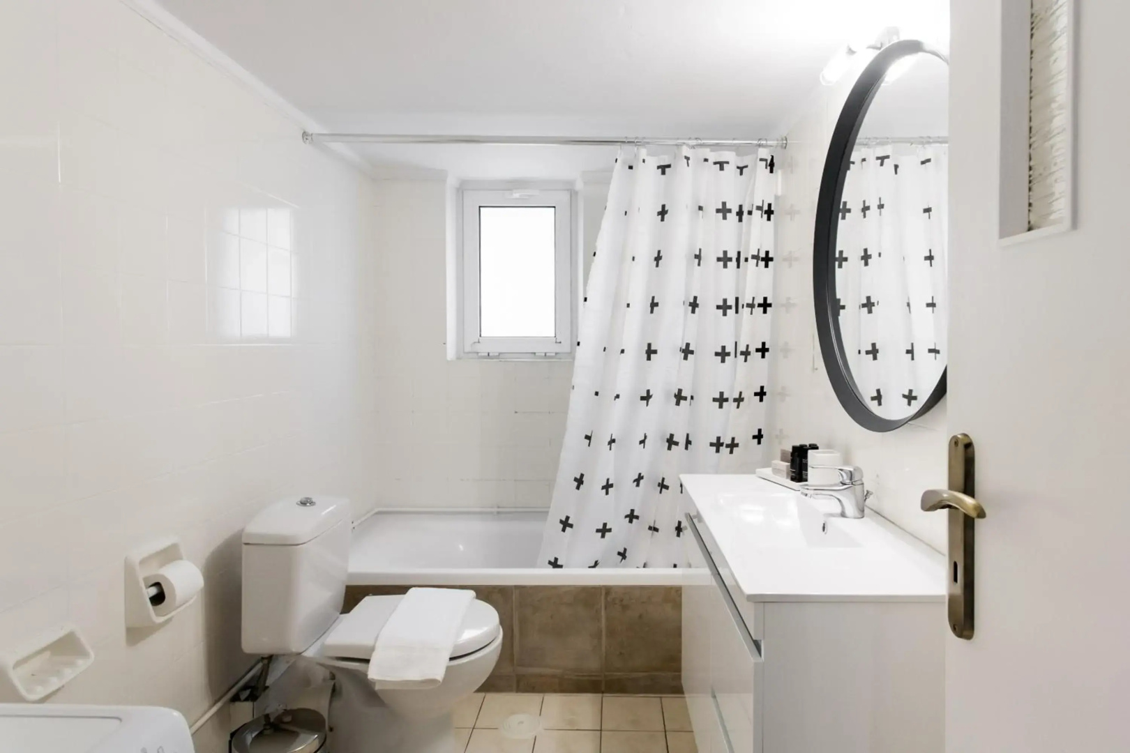 Pleasant 2BR Apartment near HELEXPO by UPSTREET