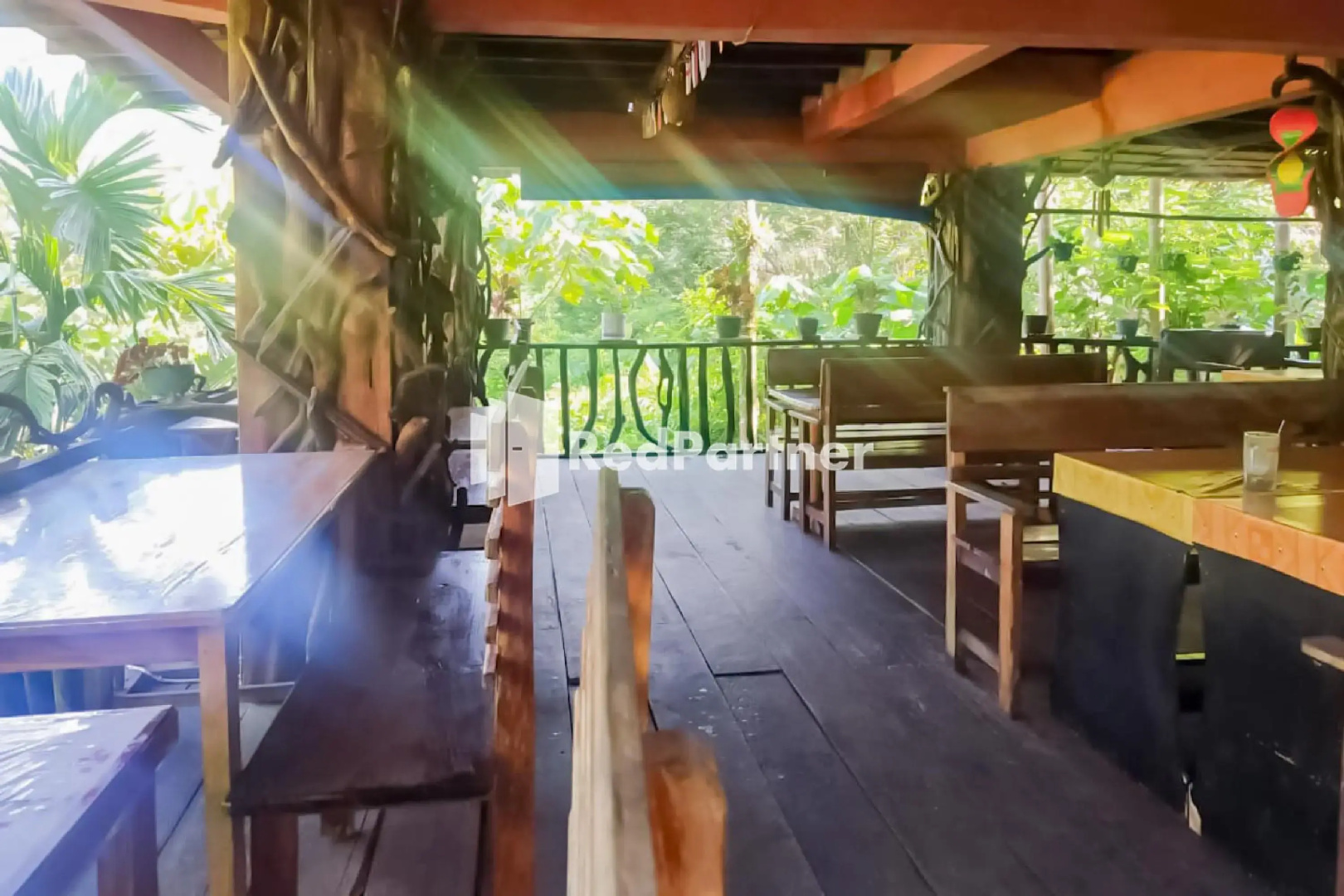 Mountain View Cottages & Restaurant RedPartner