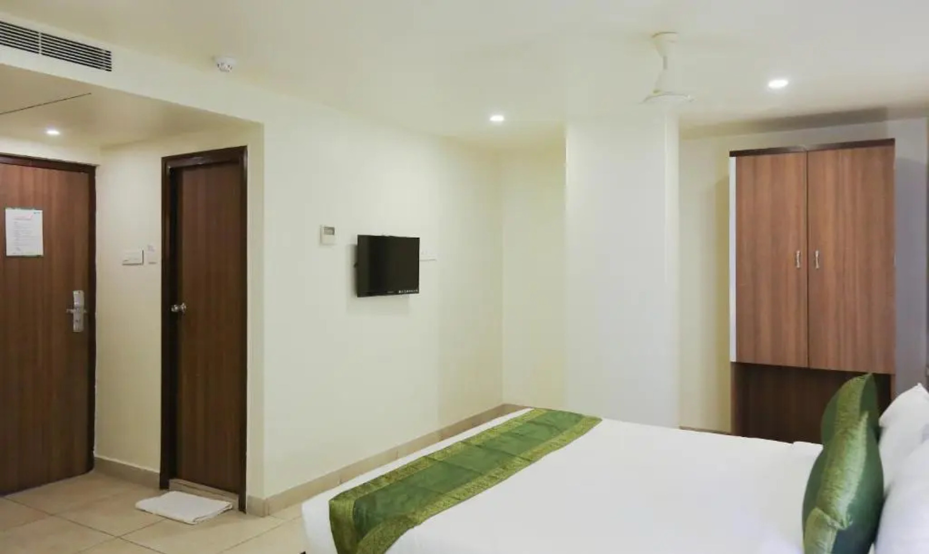 Itsy Hotels N Square