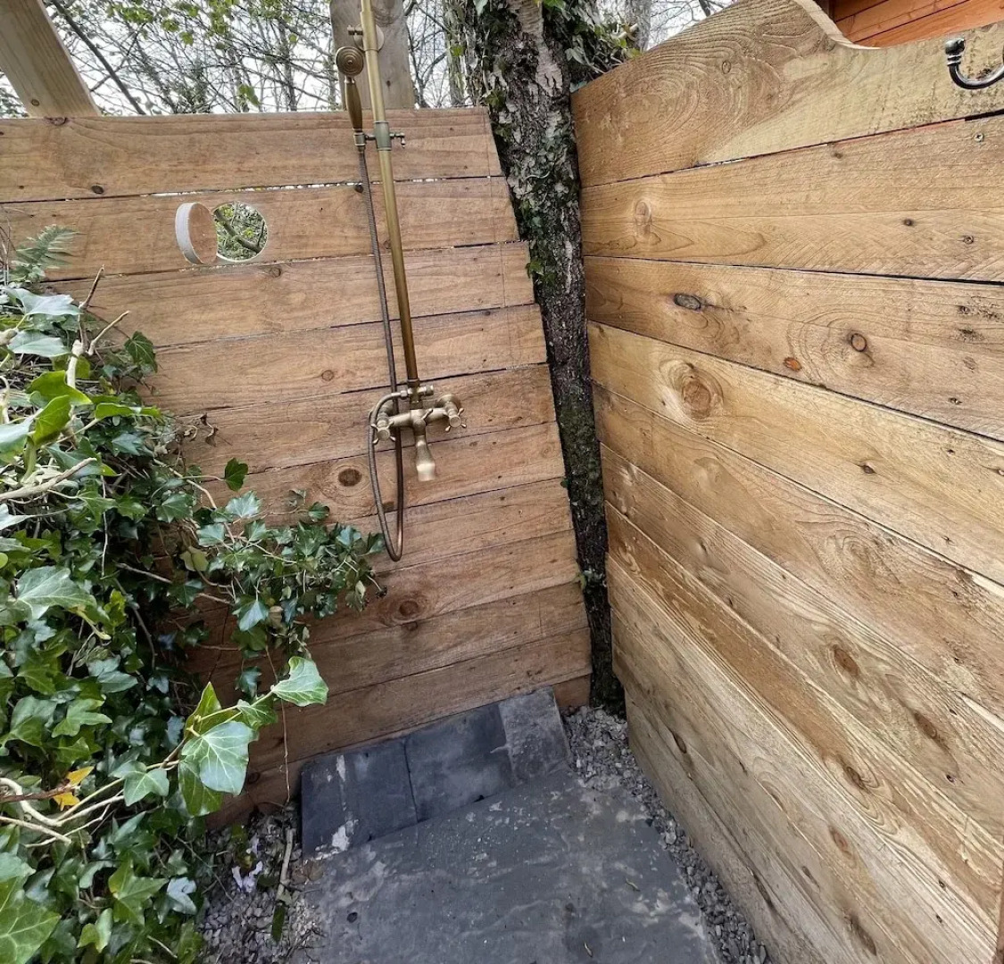 Retro Lodge nr Dartoor With hot tub & opt Sauna