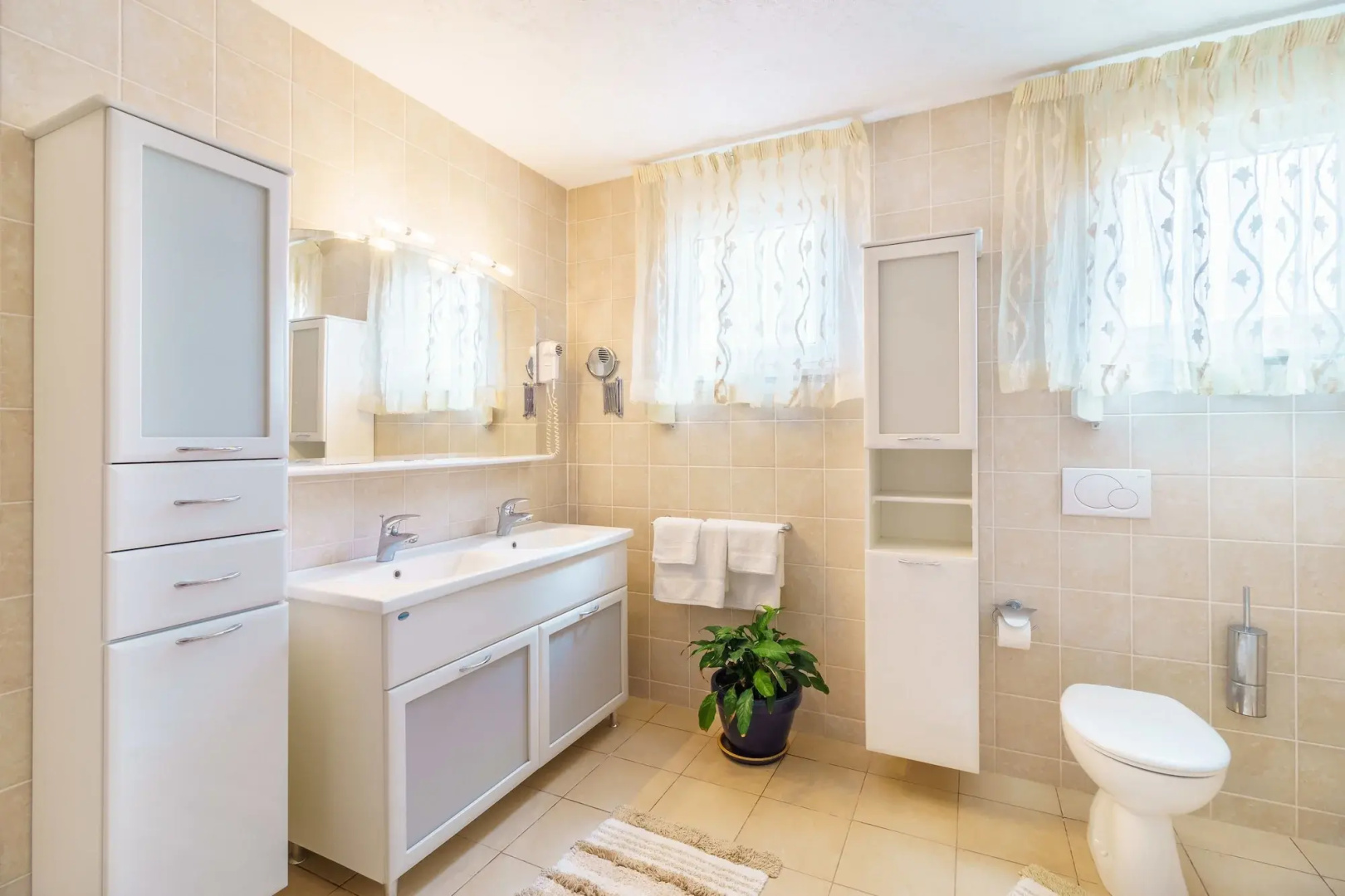 Kis Residence