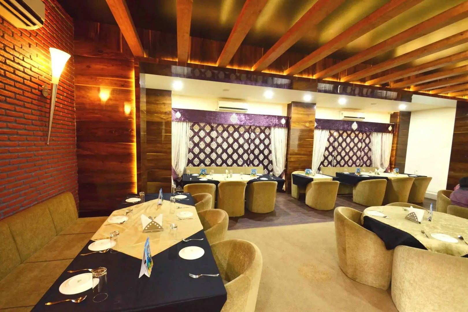 OYO Premium Alankar Circle