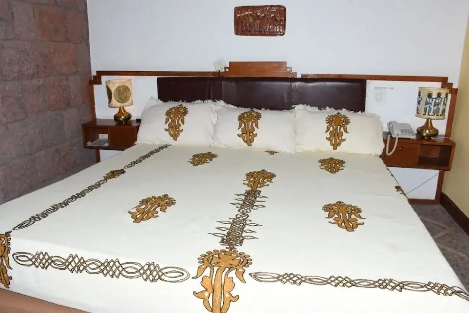 Roha Hotel
