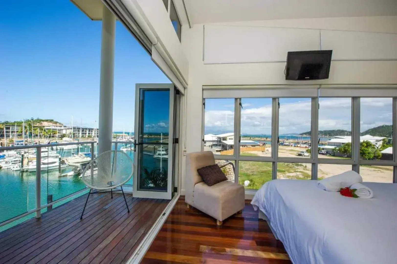 Beachside Magnetic Harbour
