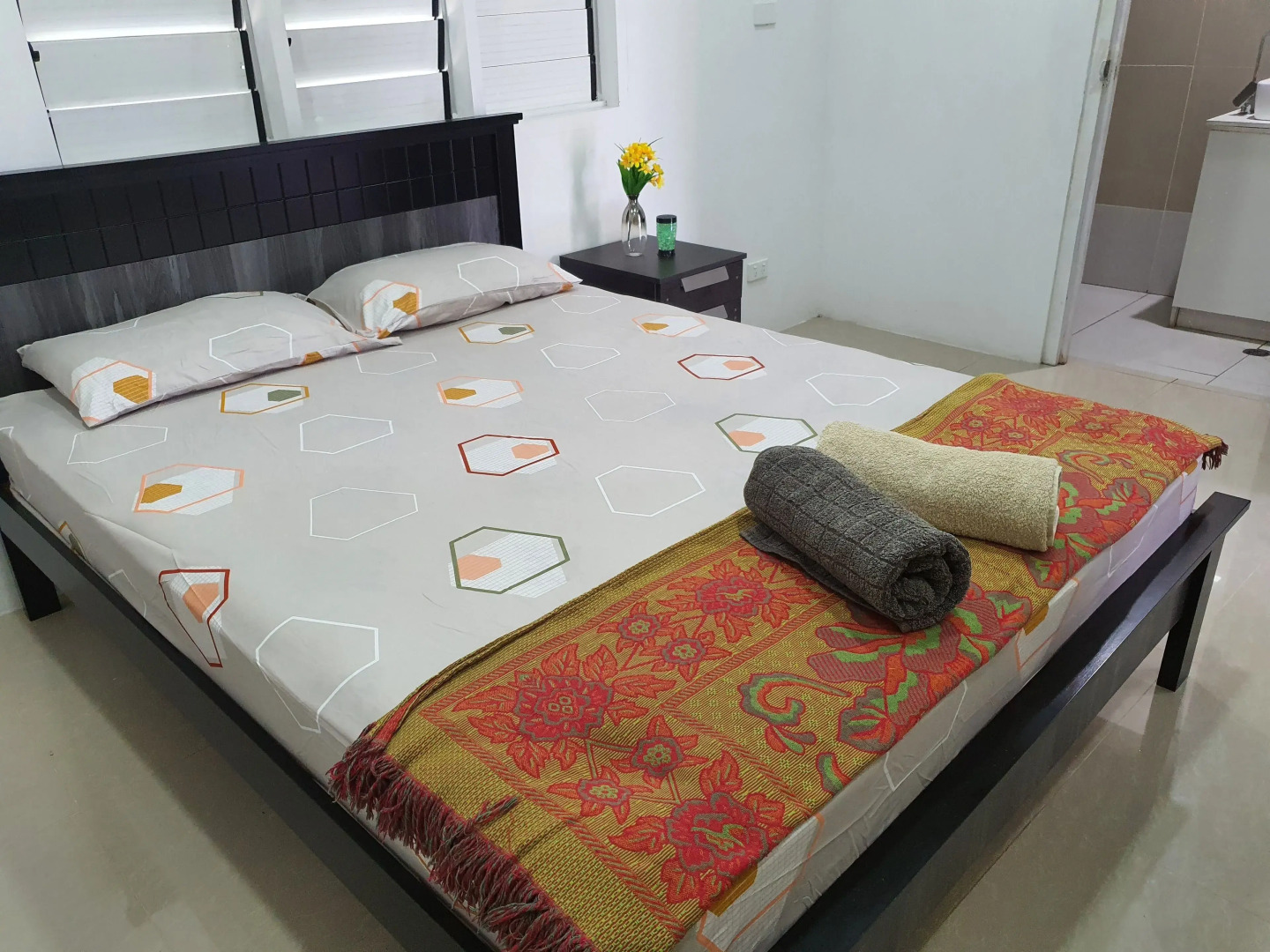 Single Room with Shared Kitchen and Living Room