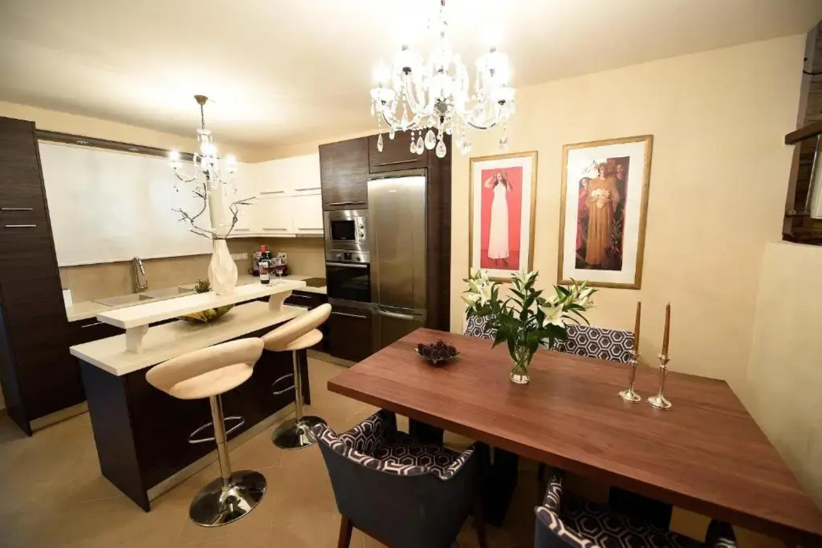 Ninos Luxury Apartment