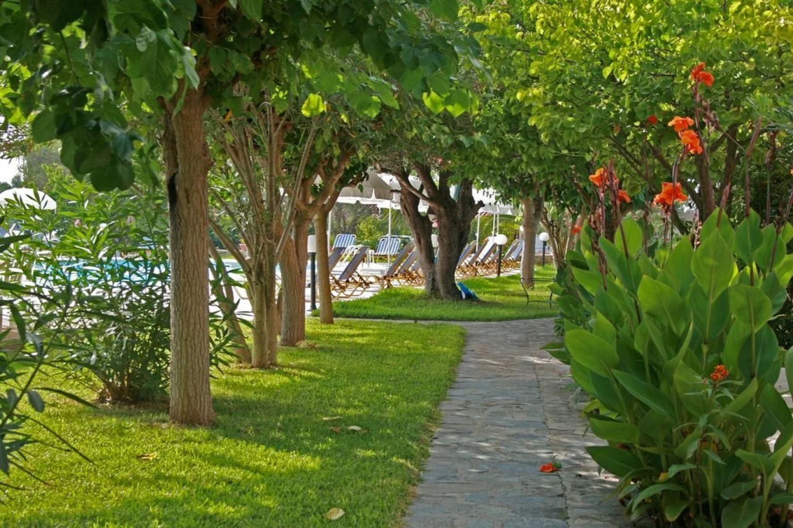 Pythos Studios and Apartments