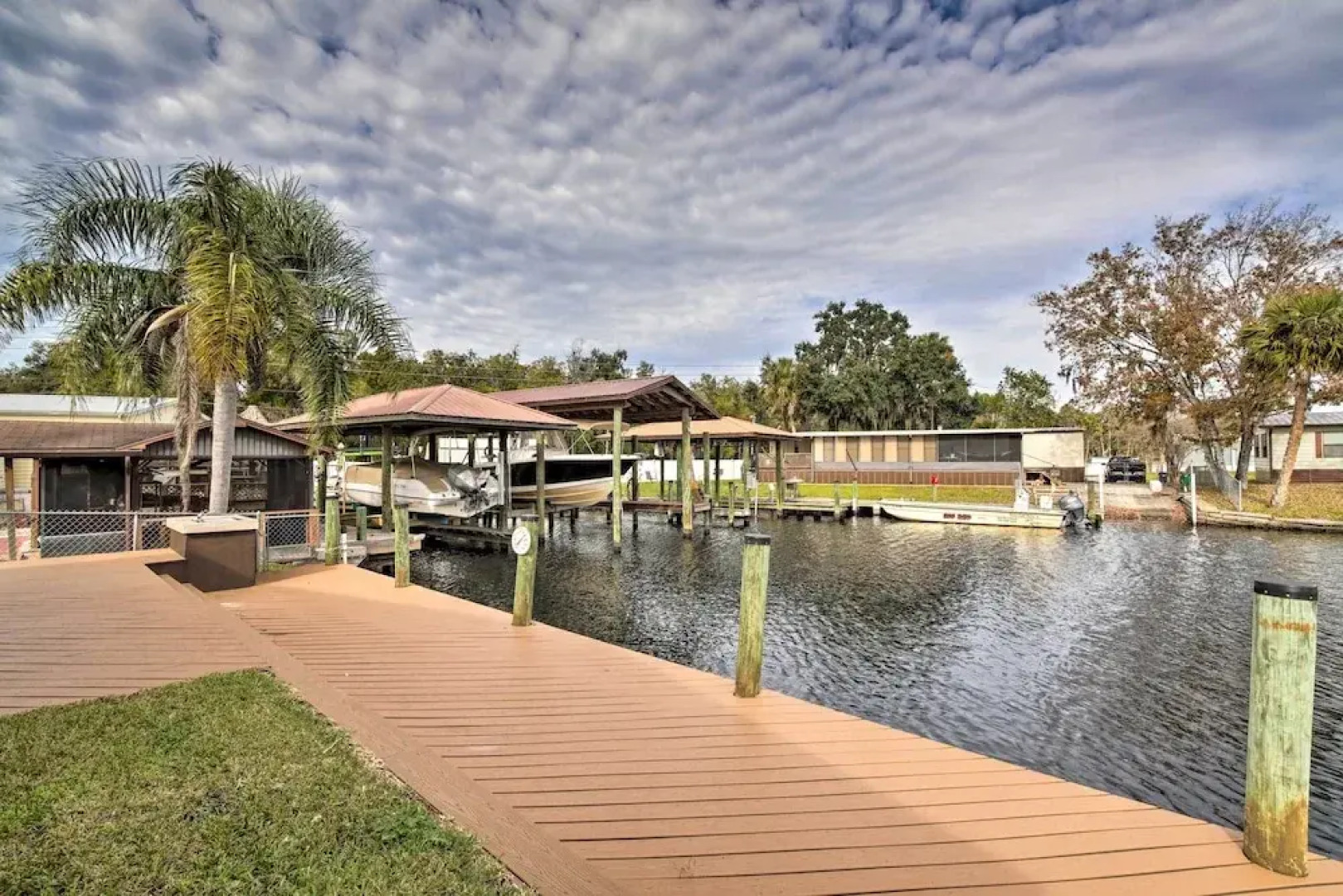 Waterfront Homosassa Home w/ Private Dock & Deck!