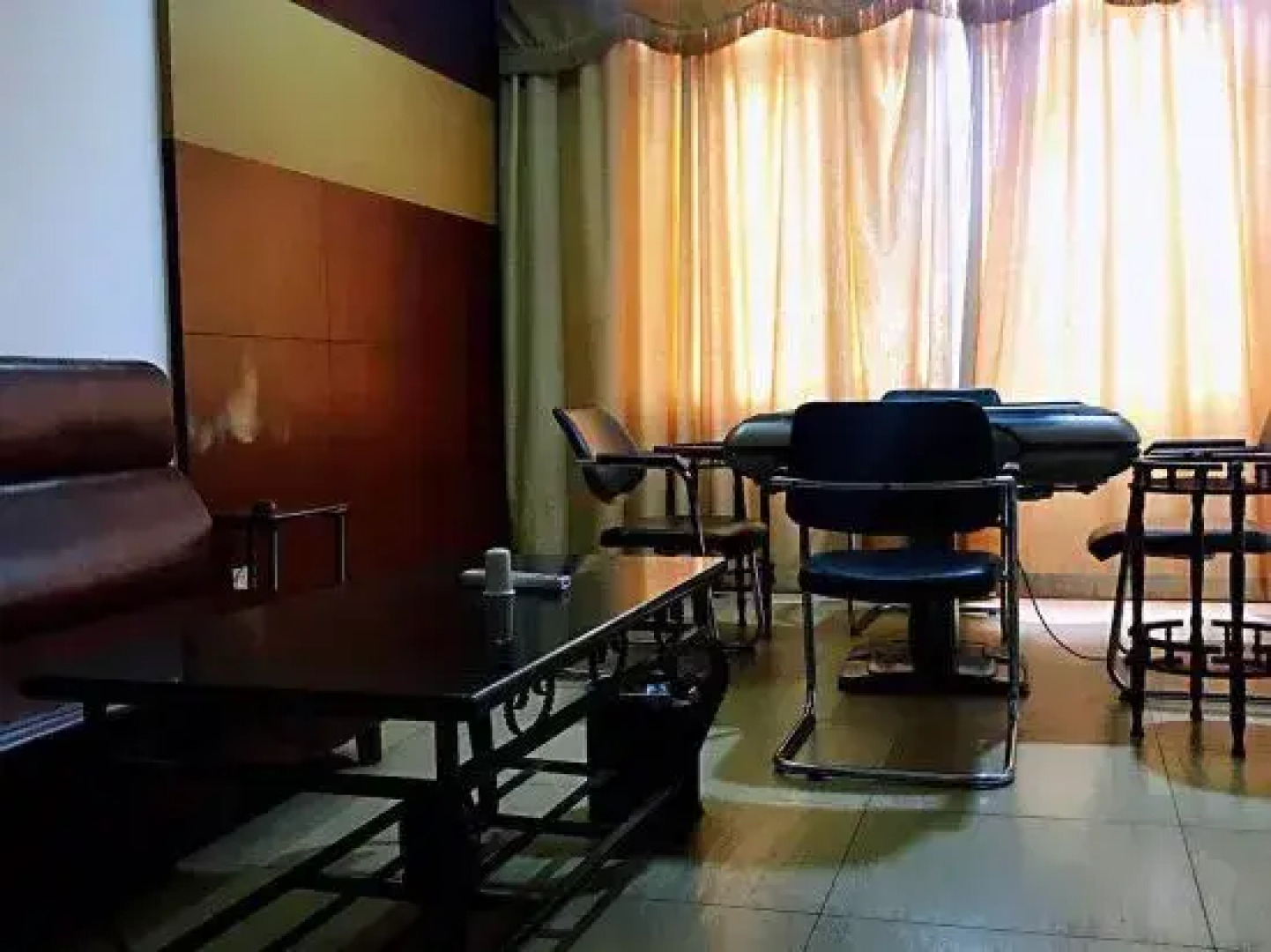 Jiadu Crown Business Hotel