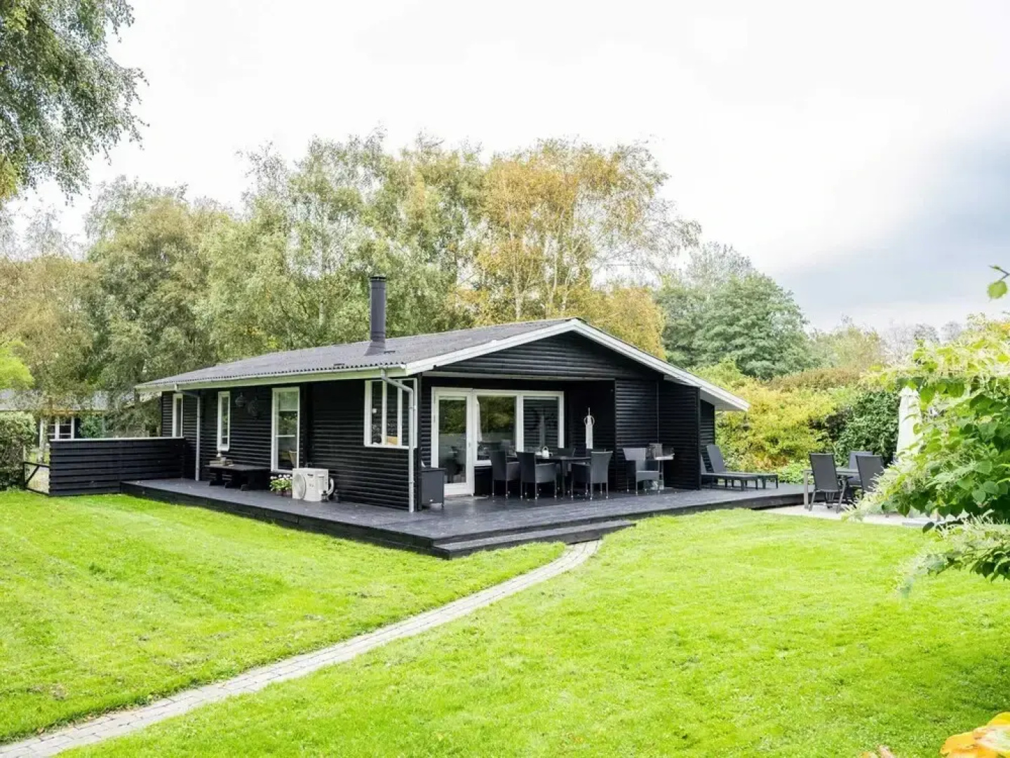 Cozy Cottage Retreat in Bork Havn-by Traum