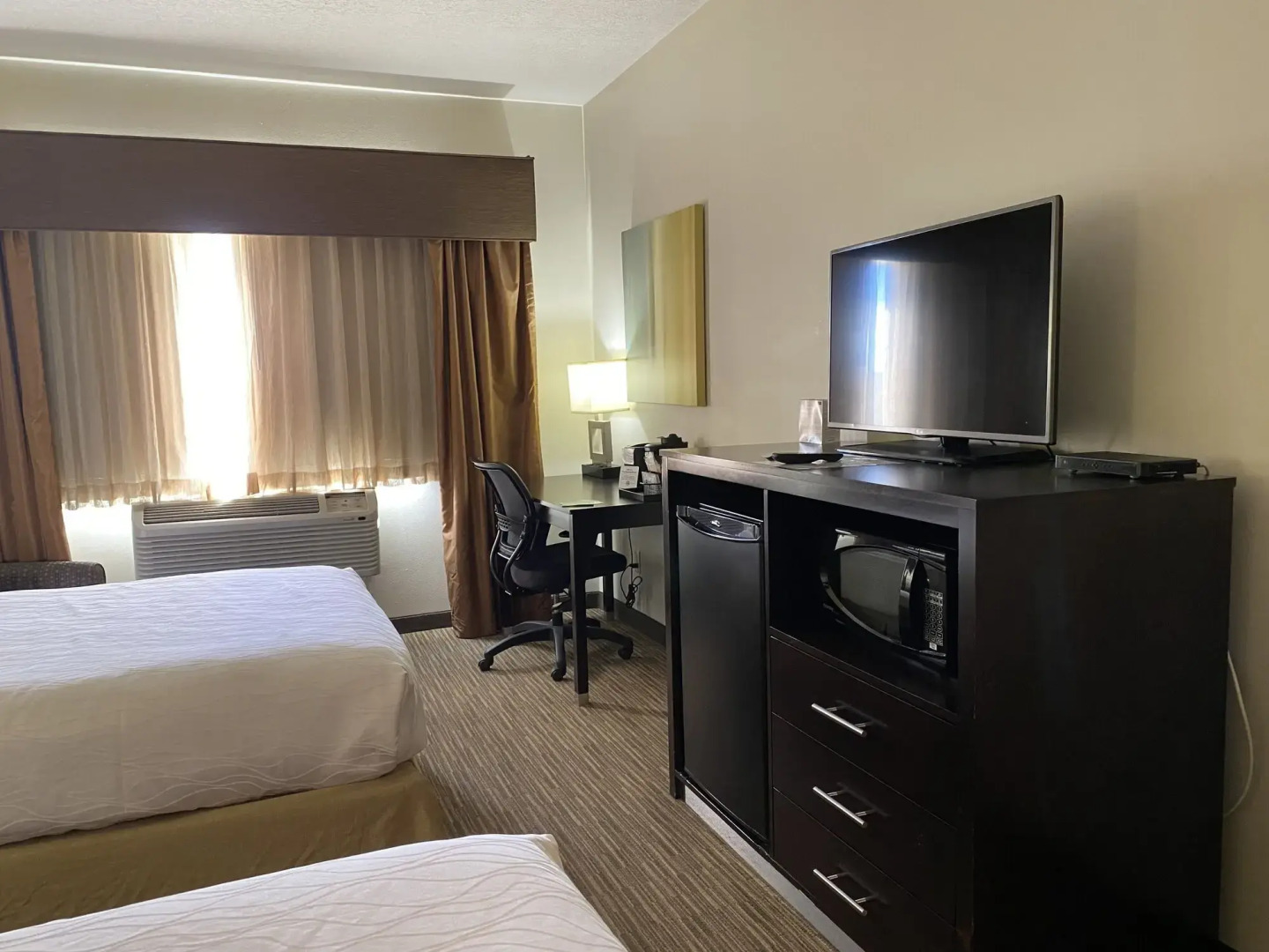 Best Western Plus The Four Corners Inn