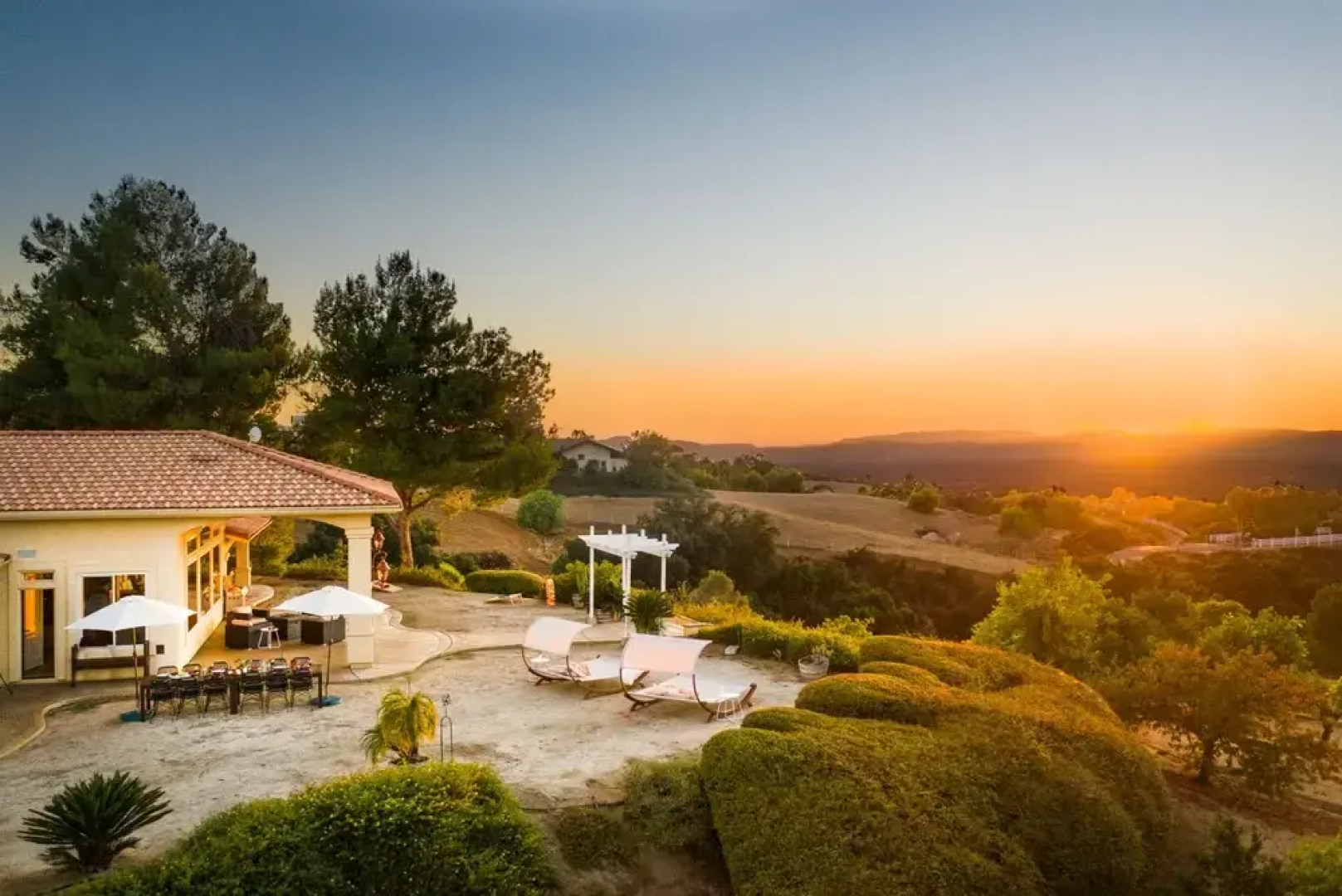 Vineyard View by Avantstay Secluded Estate w/ Incredible Views & Spa
