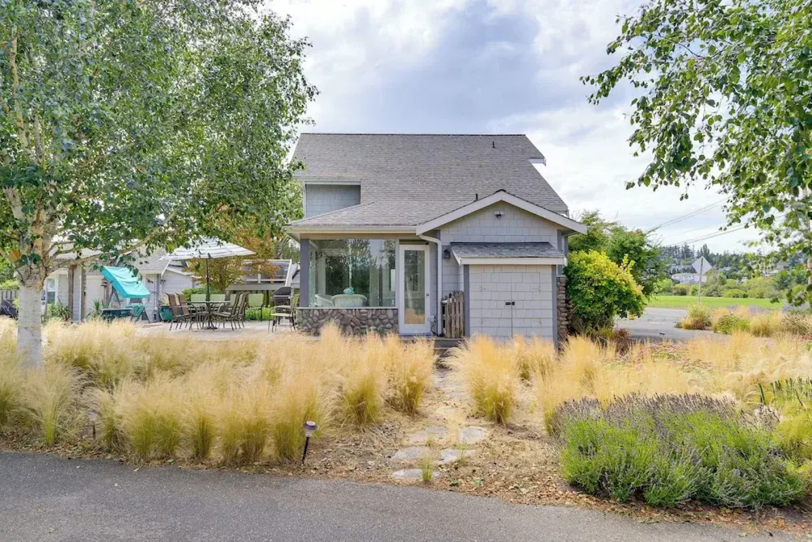 Steps to Beach: Home w/ Hot Tub in Oak Harbor!