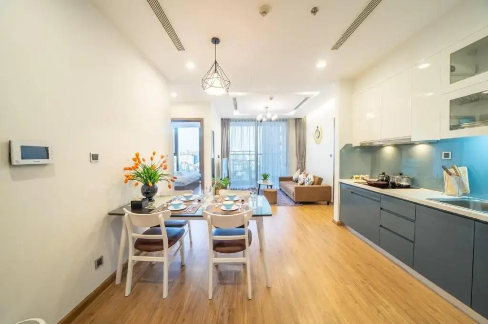 BOM HOMES- VINHOMES METROPOLIS-Service Apartment
