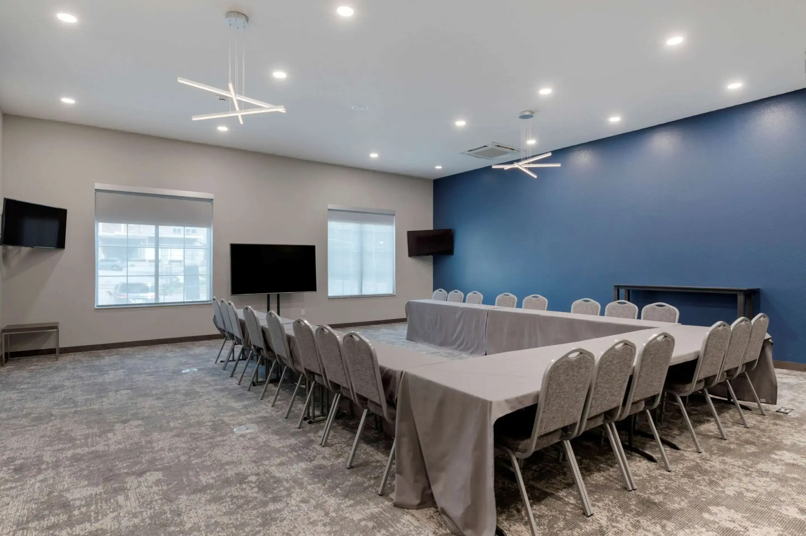 Comfort Suites Cincinnati University - Downtown