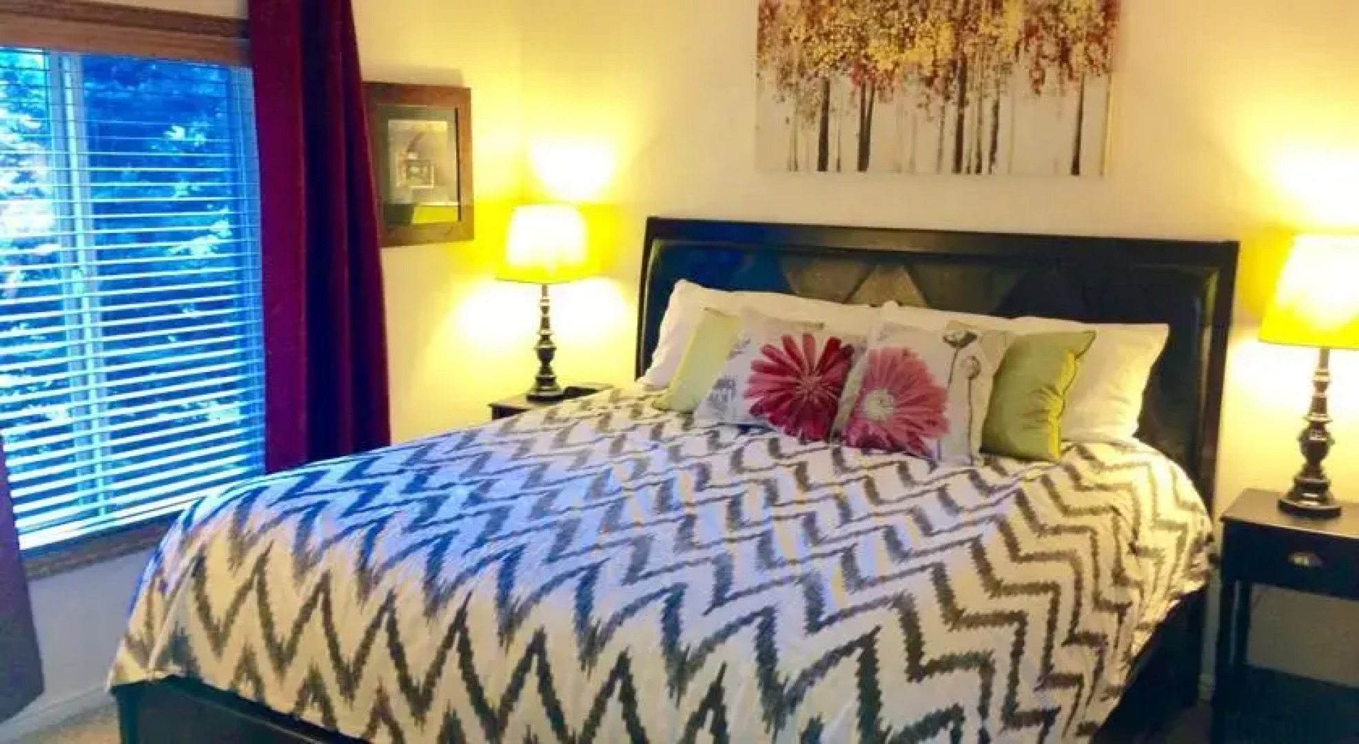 Park Station 2 Bd/2 Ba Quiet Corner Main St Condo