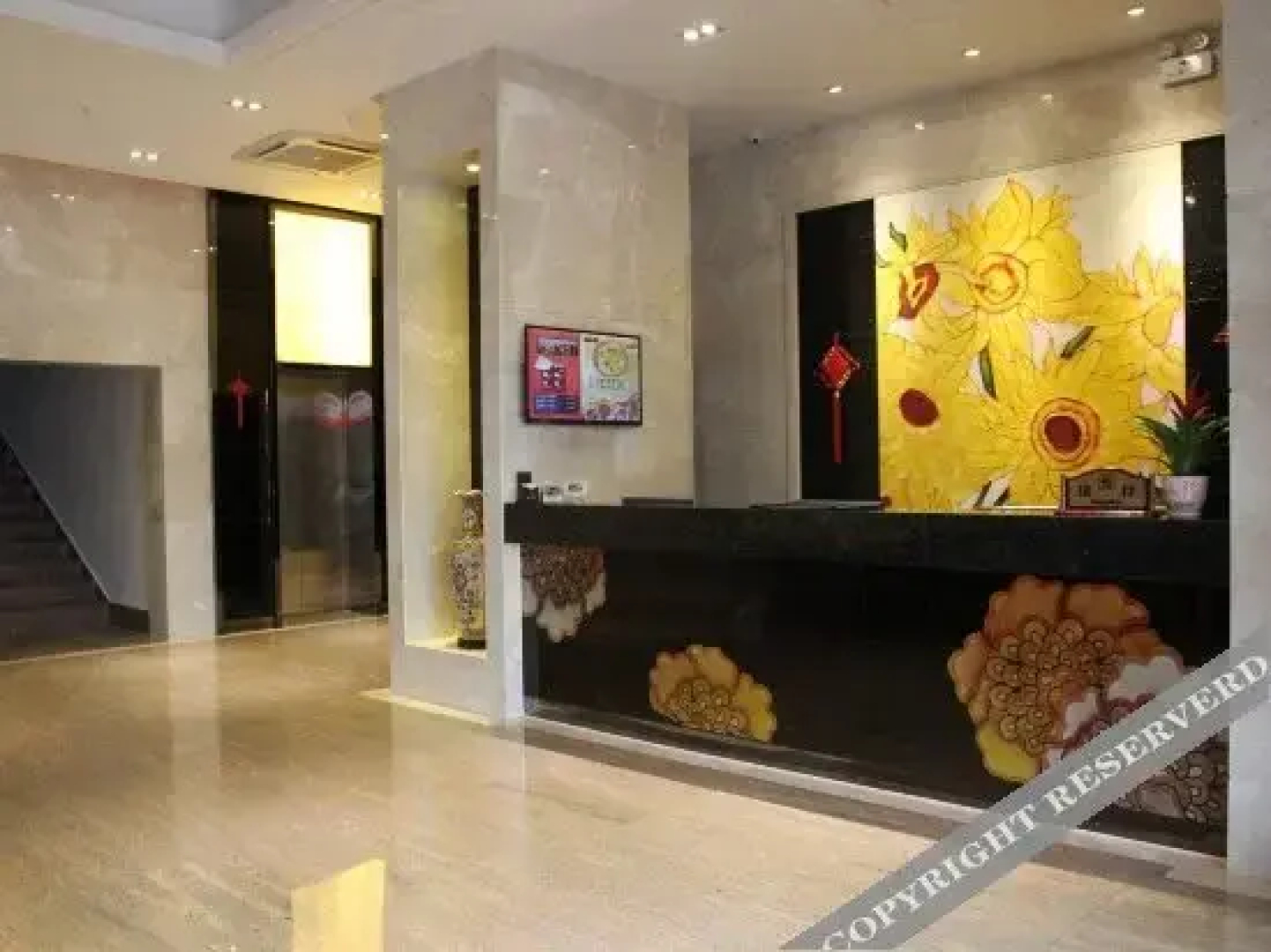 Sunshine Holiday Hotel