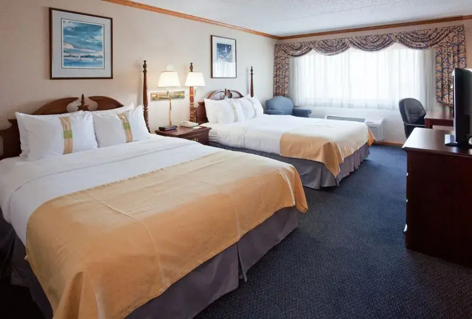 The Harborview, Ascend Hotel Collection