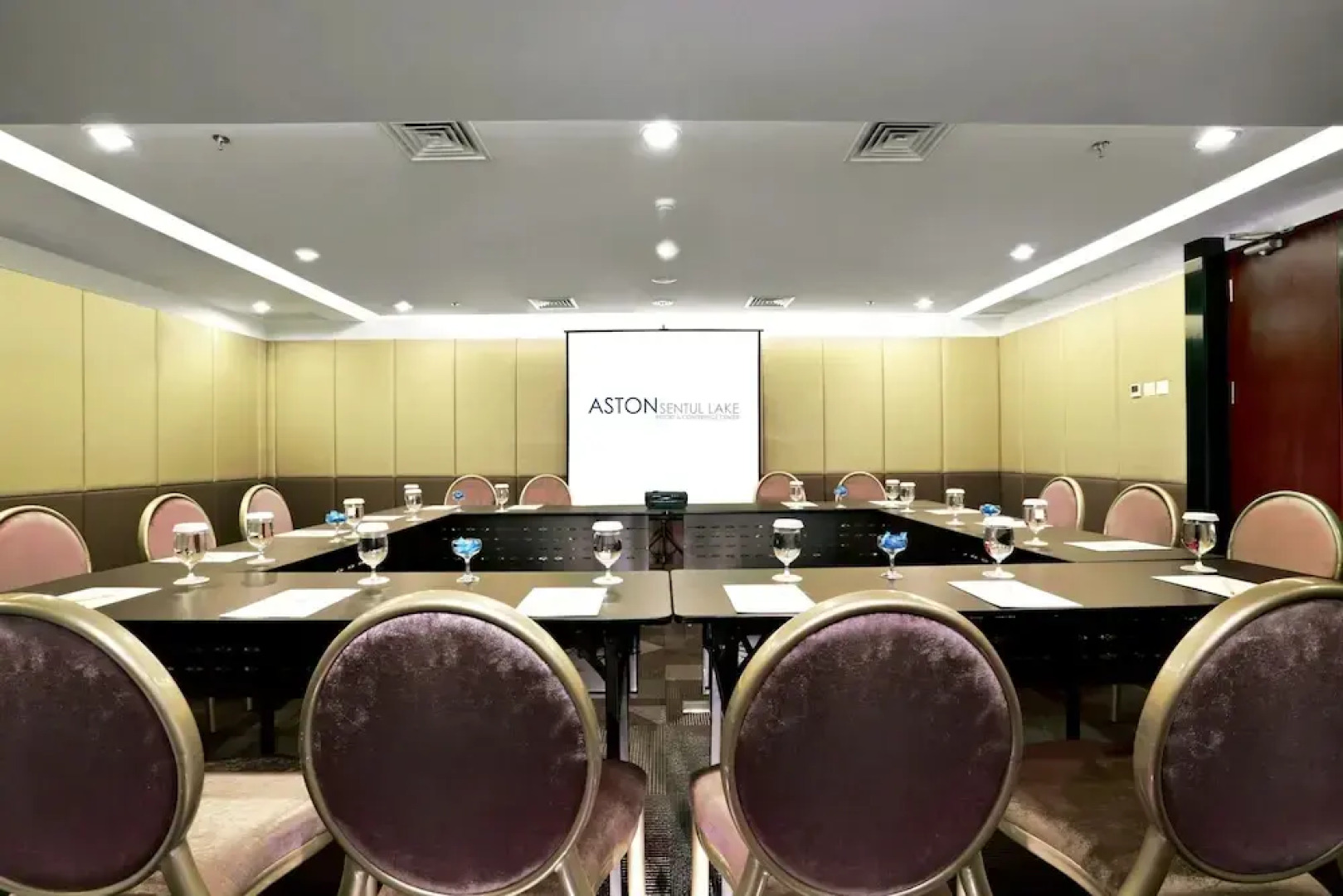 Aston Sentul Lake Resort & Conference Center