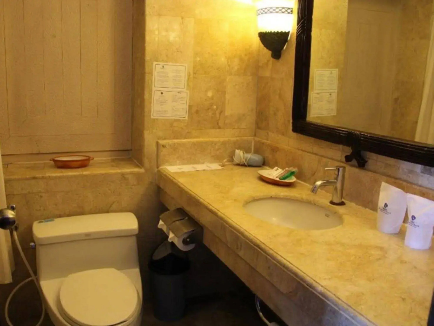 Отель Bali Beach