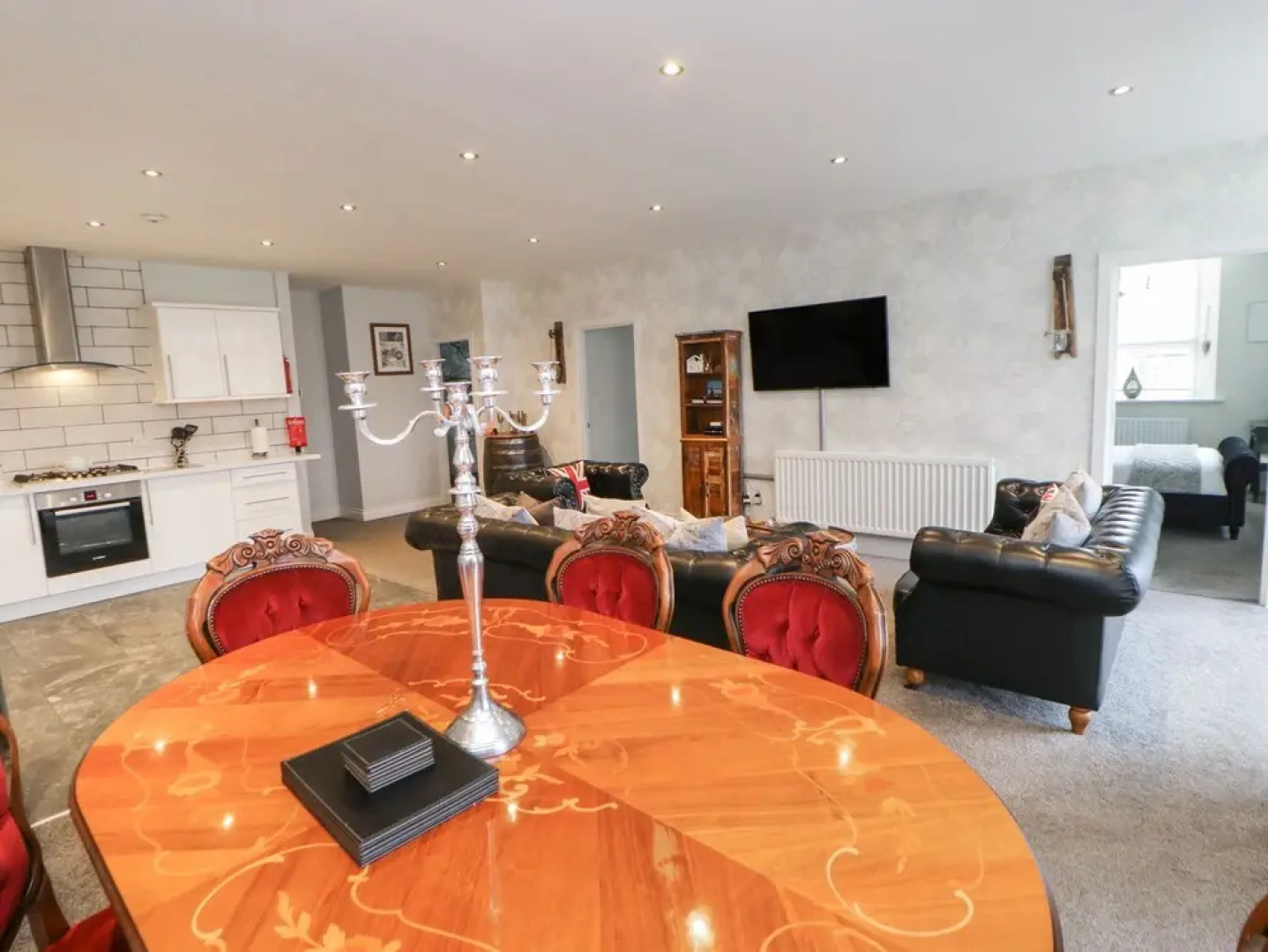 Cosy Cave Stanhope Castle