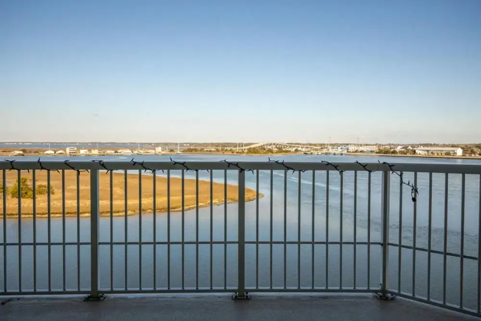 Yacht Club Dream 3 Bedroom Condo by RedAwning