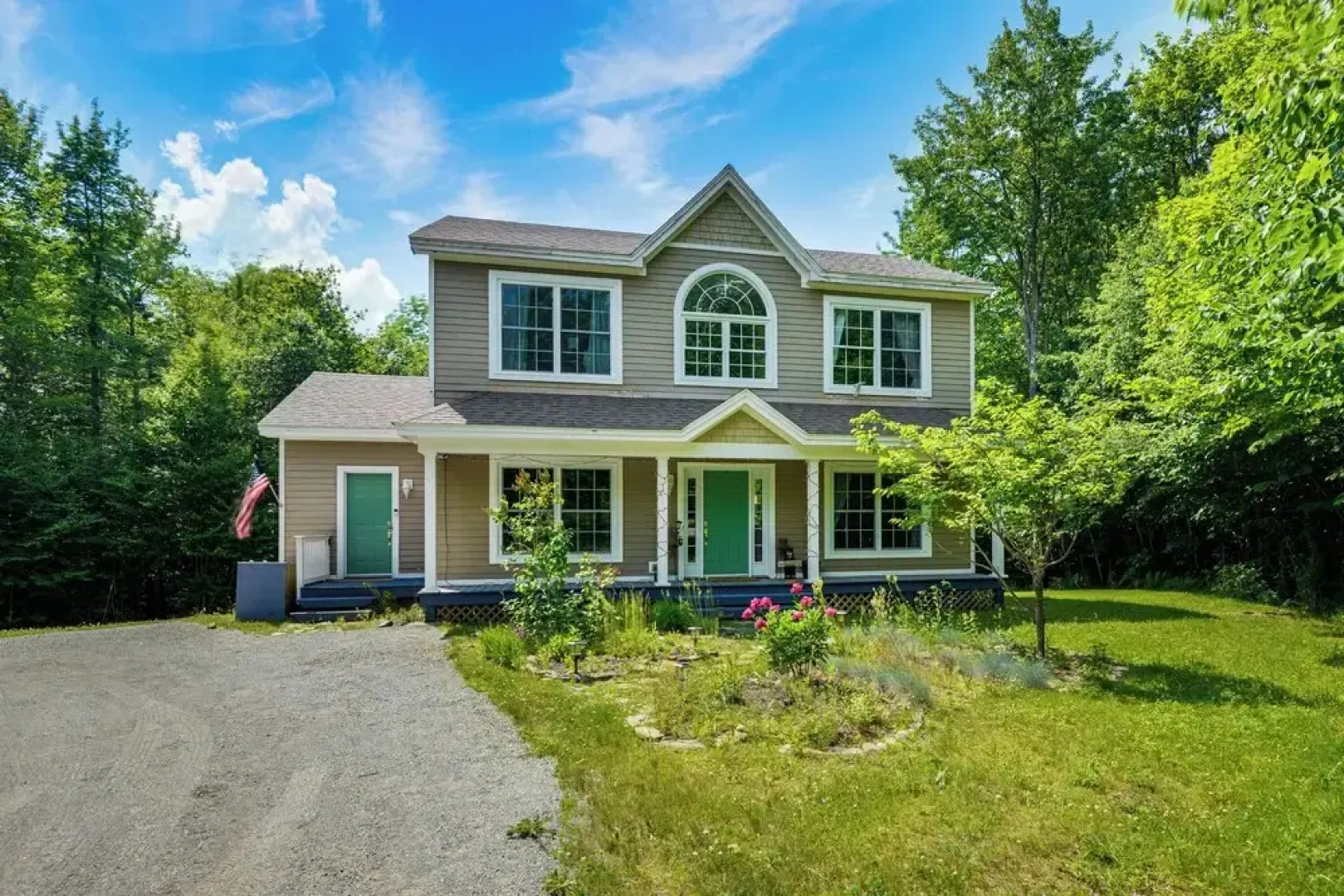 Adventure Meets Comfort: 6 Mi to Mount Snow!