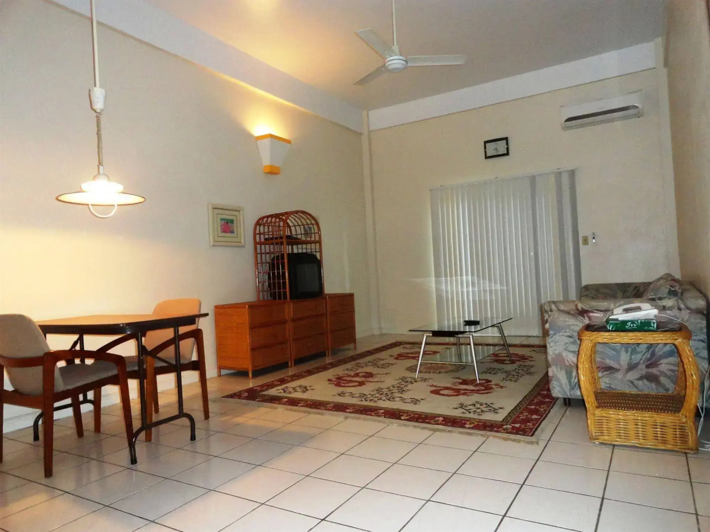 Summer Holiday Hotel