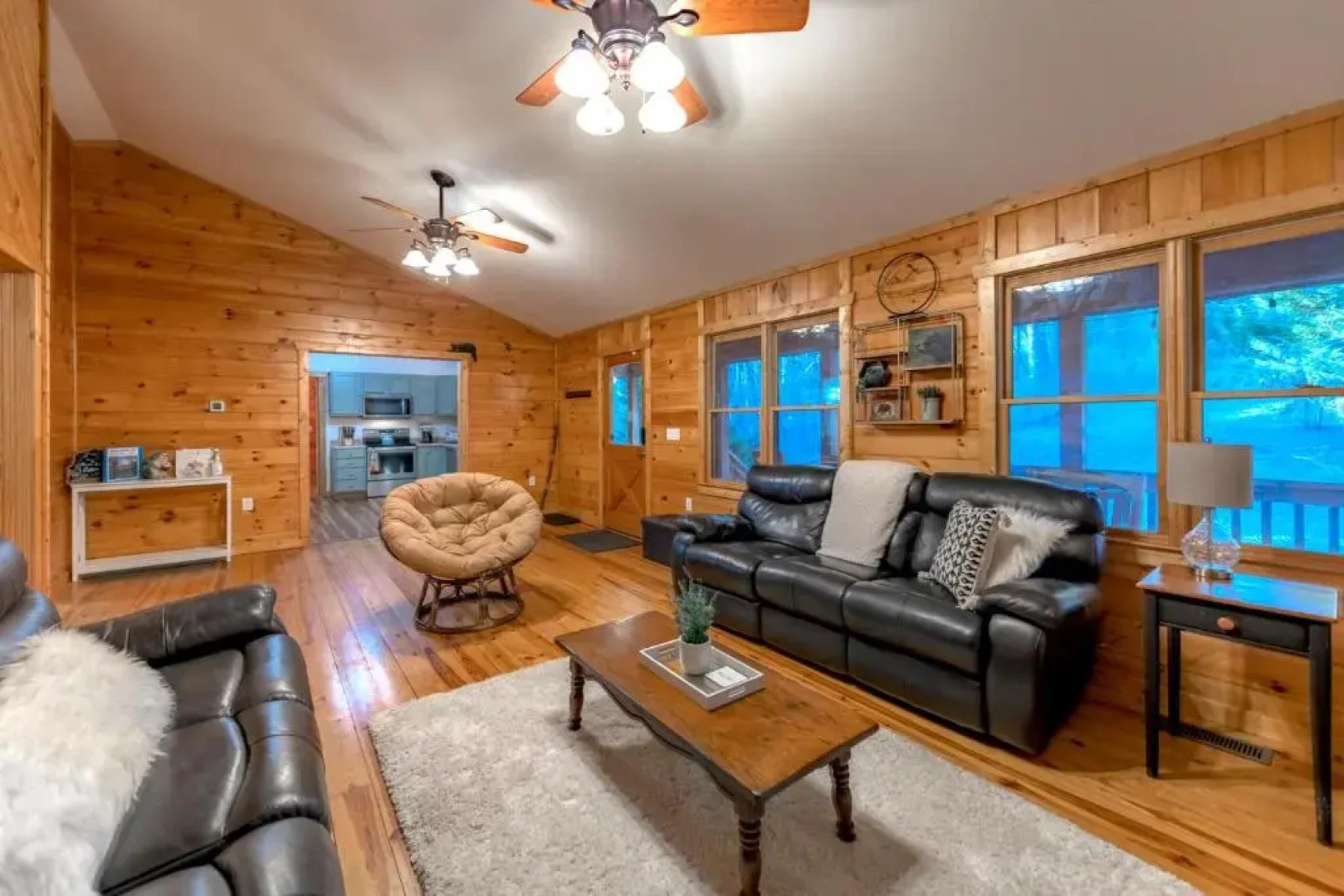 FAMILY FRIENDLY, Hot Tub, Fire pit, Pool Table, 2 Acres