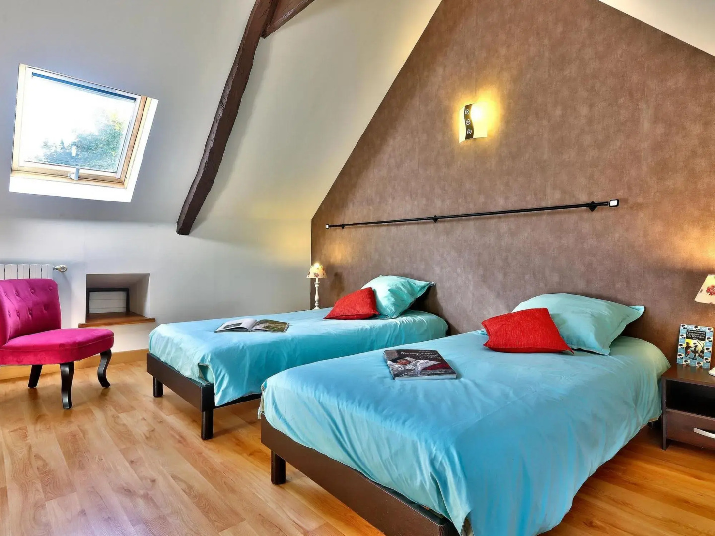 Charming 17th century house, beautiful garden, in Huelgoat