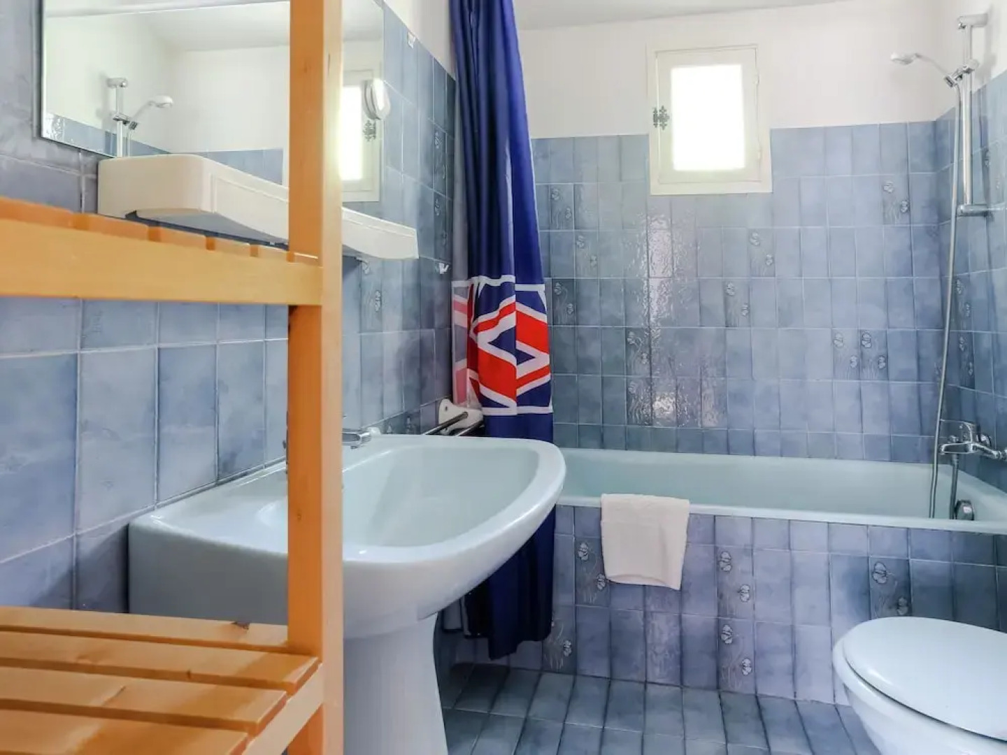 Provencal House With Swimming Pool and Vast View of the Surrounding Massif des Maures and the sea