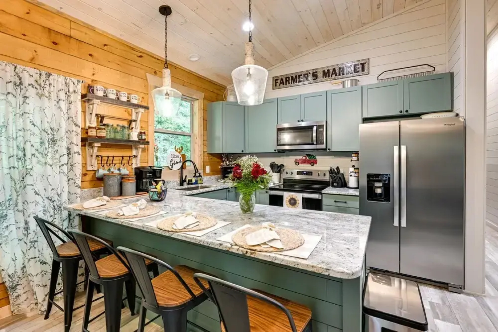 Cullowhee Cabin w/ Hot Tub, 3 Mi to Lake Glenville