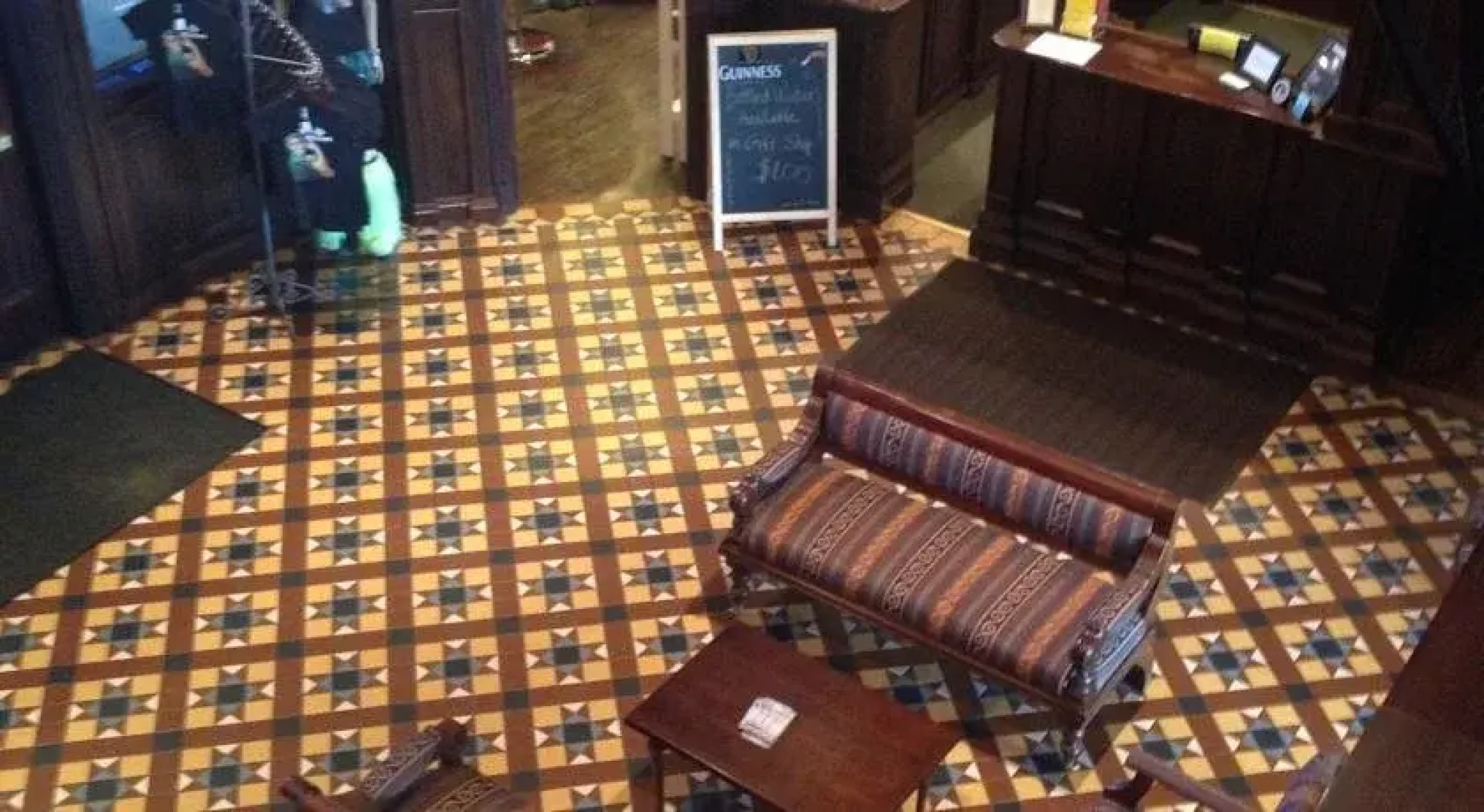 Irish Cottage Inn & Suites