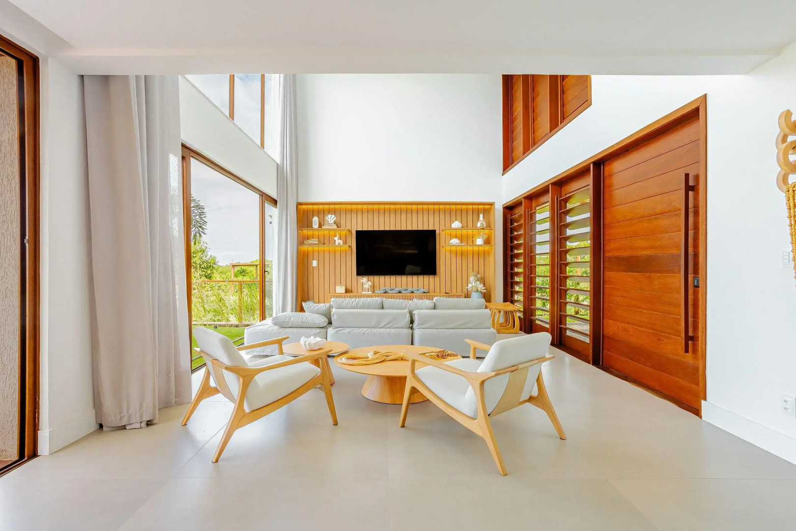 PF54 Casa Alto Padrão 5 Suítes com Diarista Inclusa - Praia do Forte