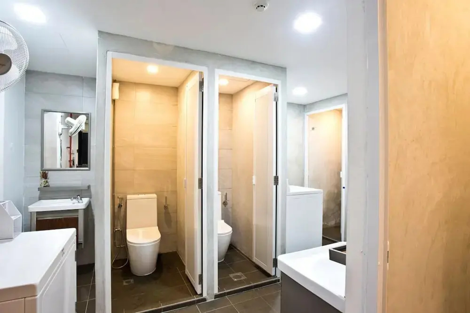 7 Wonders Hostel