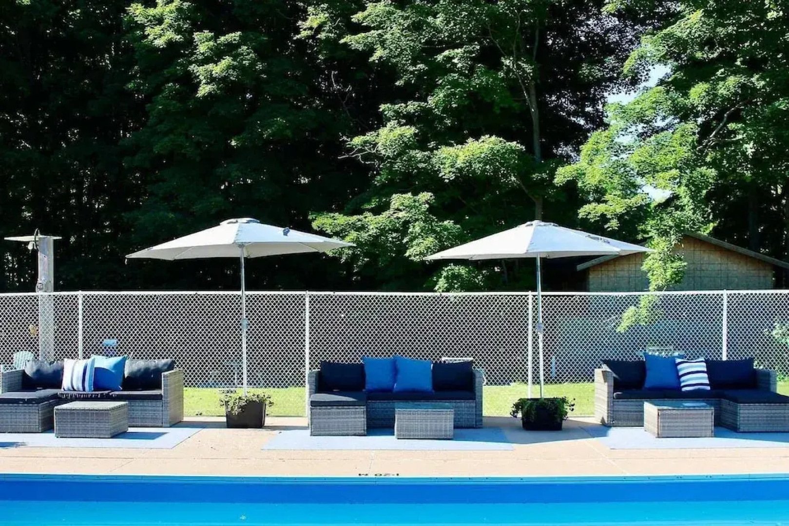 Lakeview Motel & Cottages