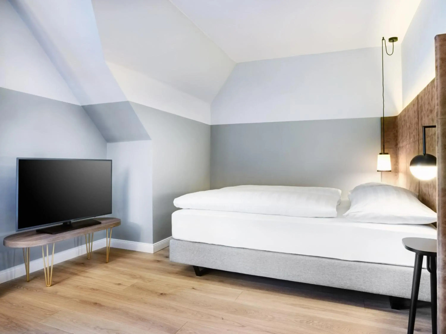 Stage 12 Hotel by Penz