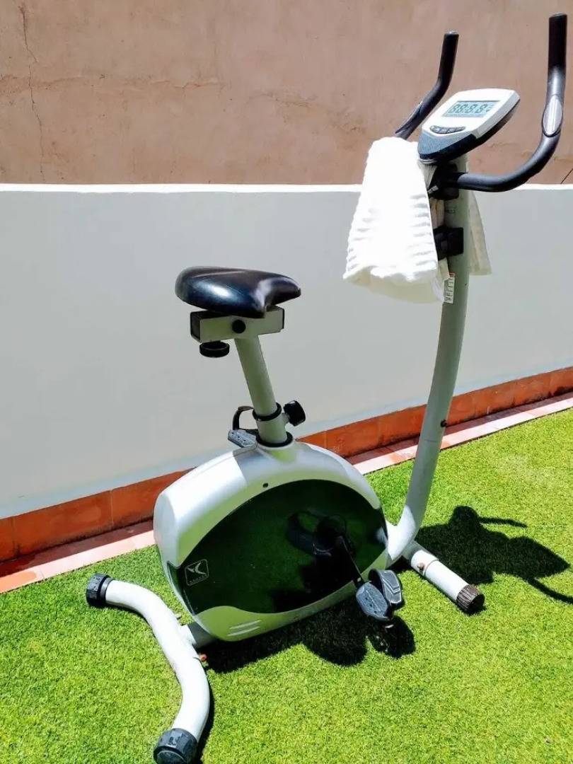 LARGE Apartment with large and sunny Terrace - Garden & Outdoor Gym, ALICANTE CENTER