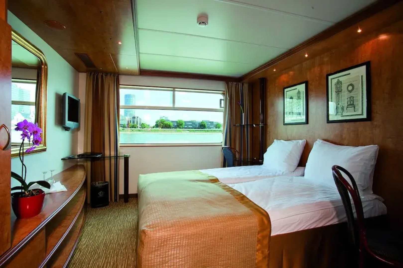 Crossgates Hotelship 3 Star Hafen Neuss