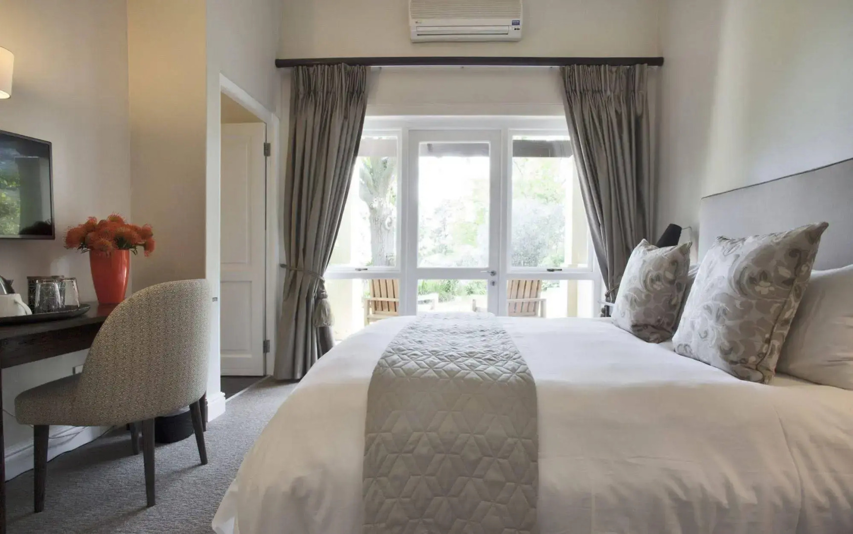 Sugarbird Manor at Protea Heights Farm