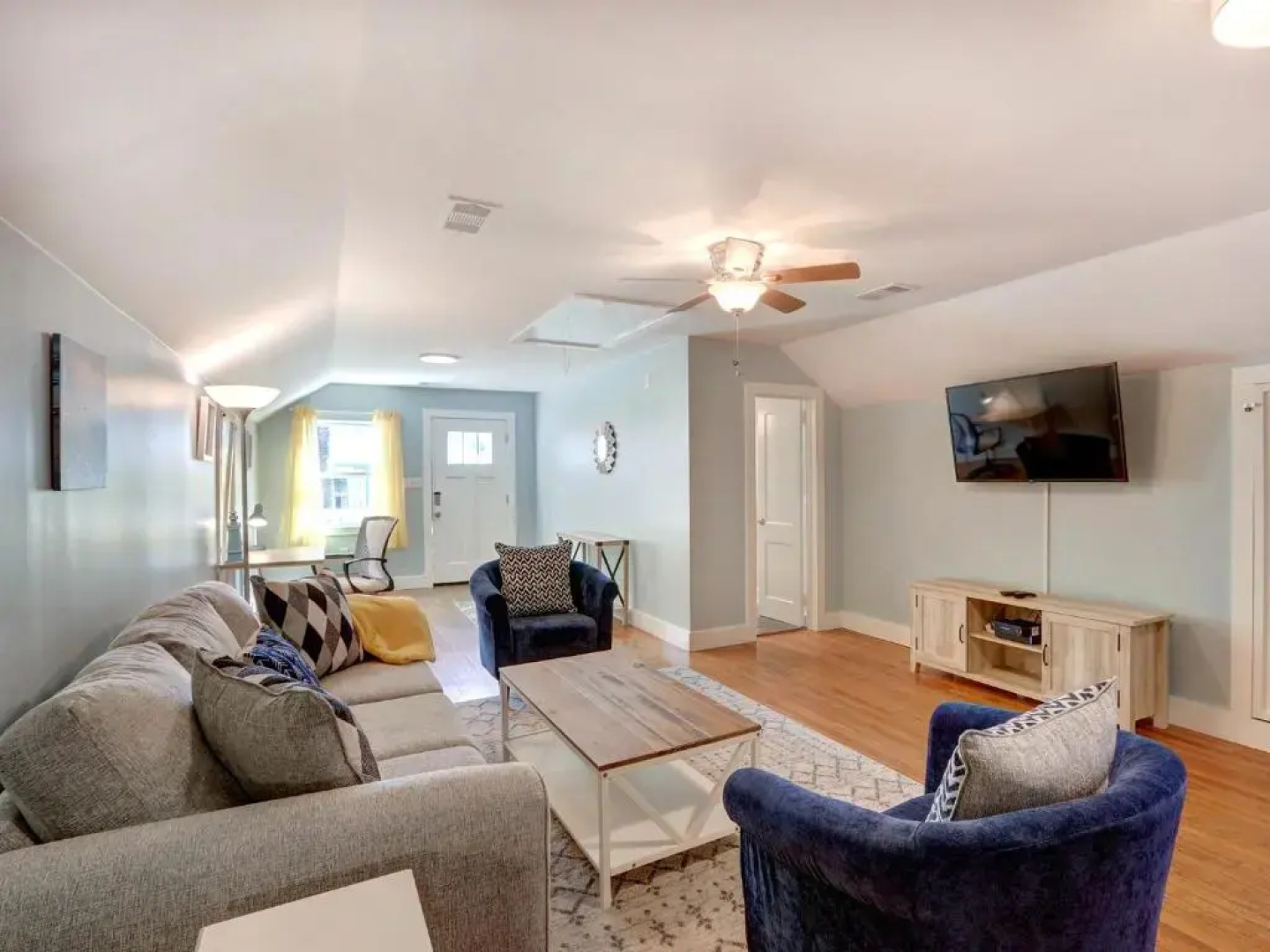Sundial Inn Unit 4