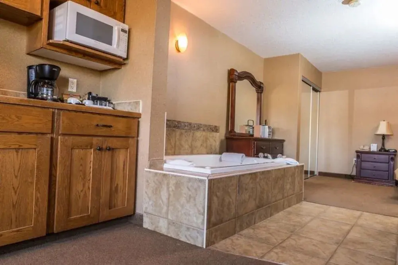 Elkwater Lake Lodge and Resort