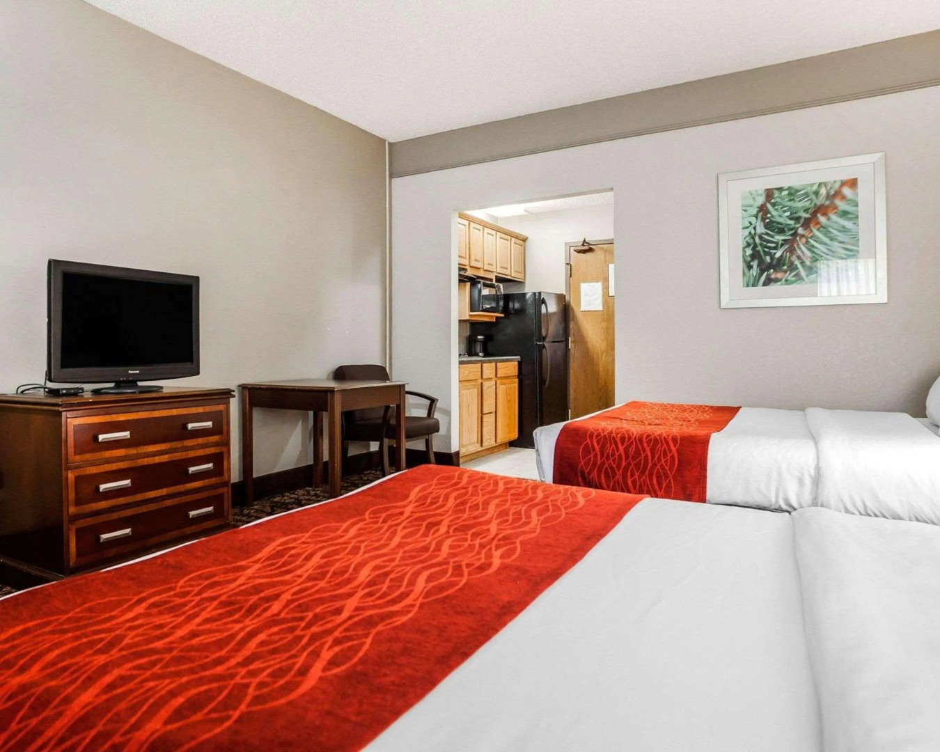 Suburban Studios Kansas City Airport North