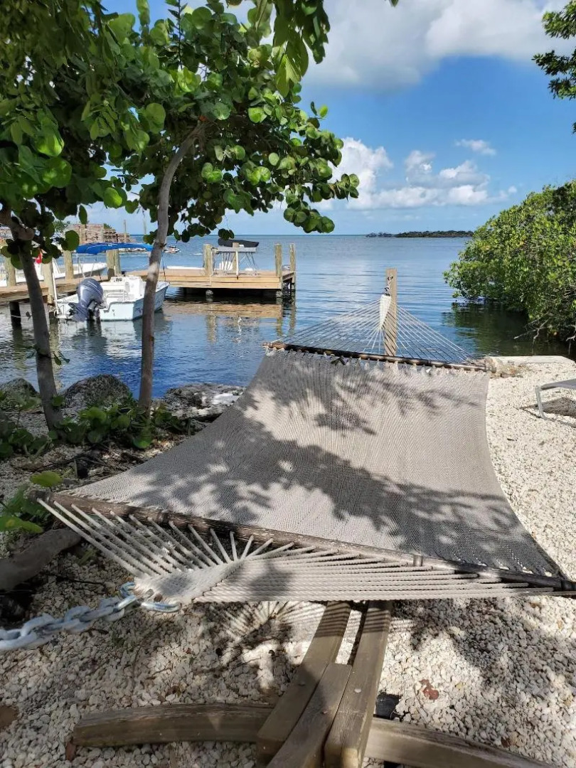 Captain Pips Marina & Hideaway