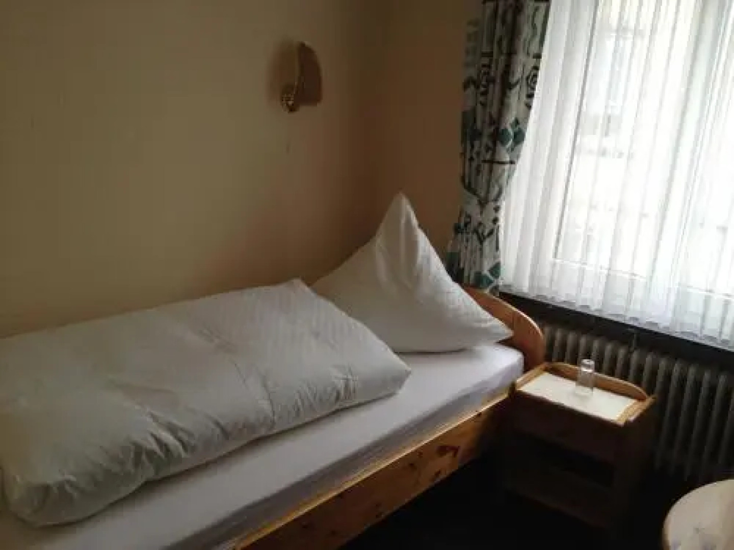 Yumi Hotel Sushi-Steaks & Friends