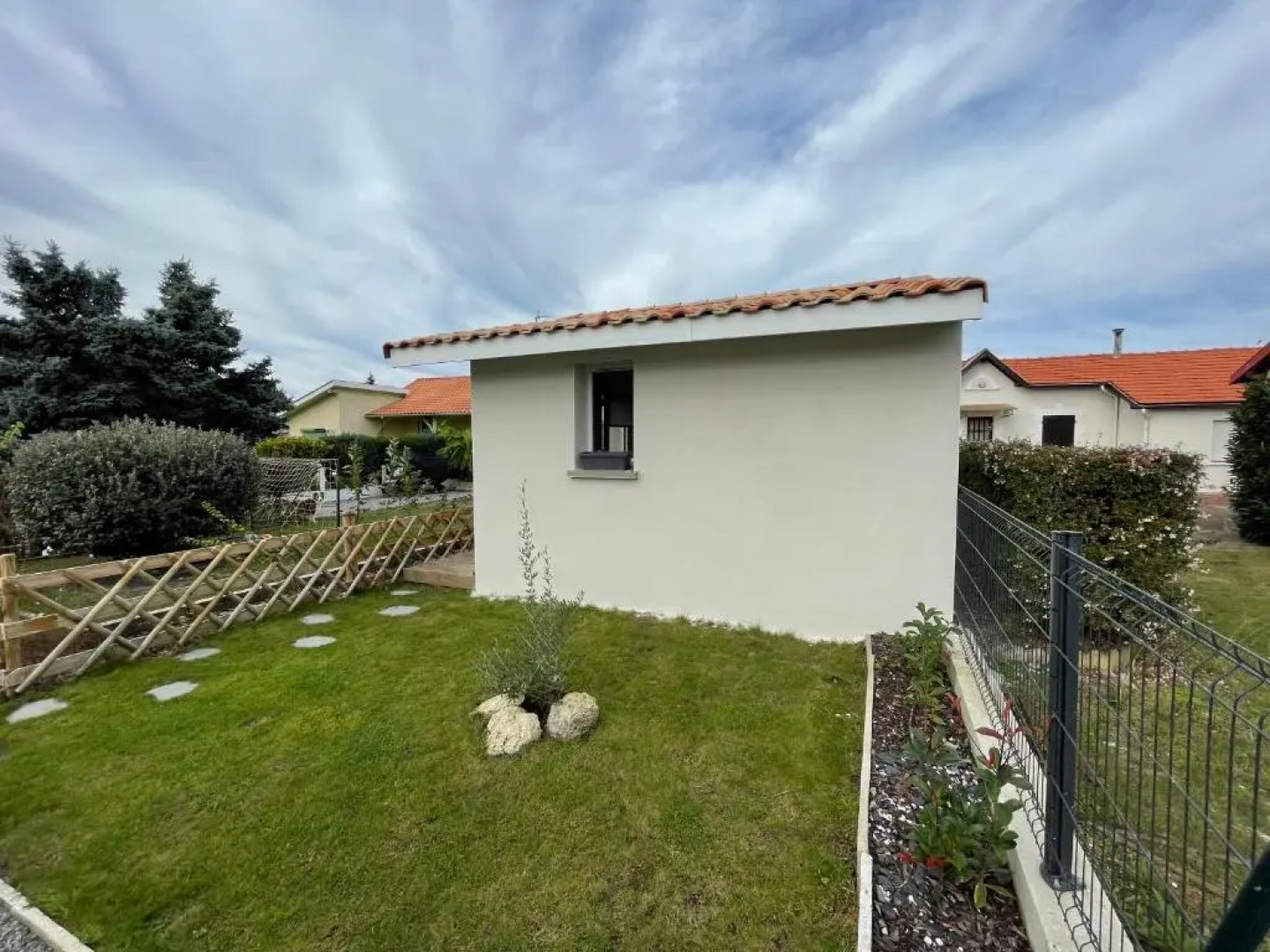 Joli Studio Neuf Tout Equipe, Wifi